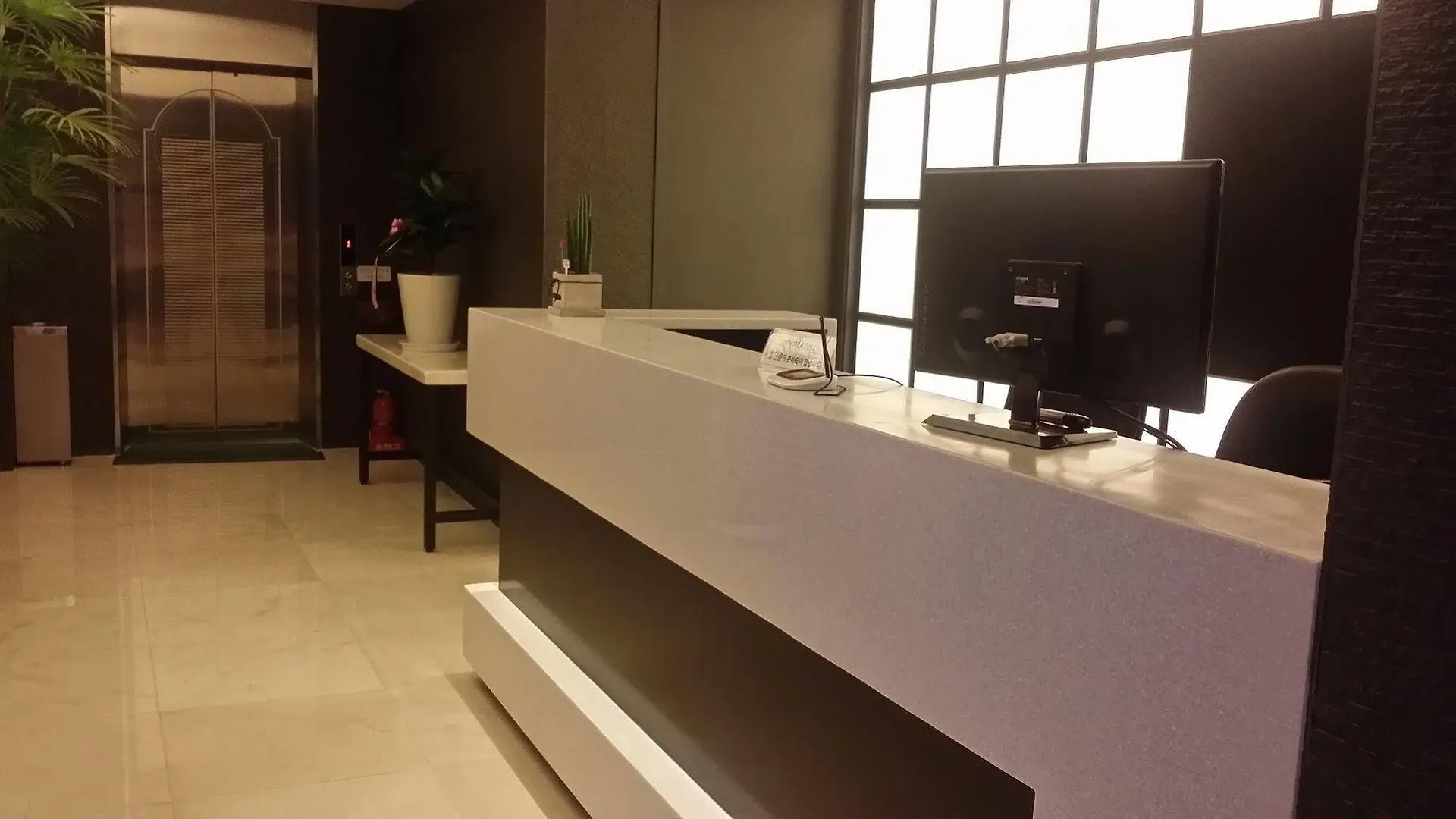 ** Hotel Peacock Motel Incheon South Korea